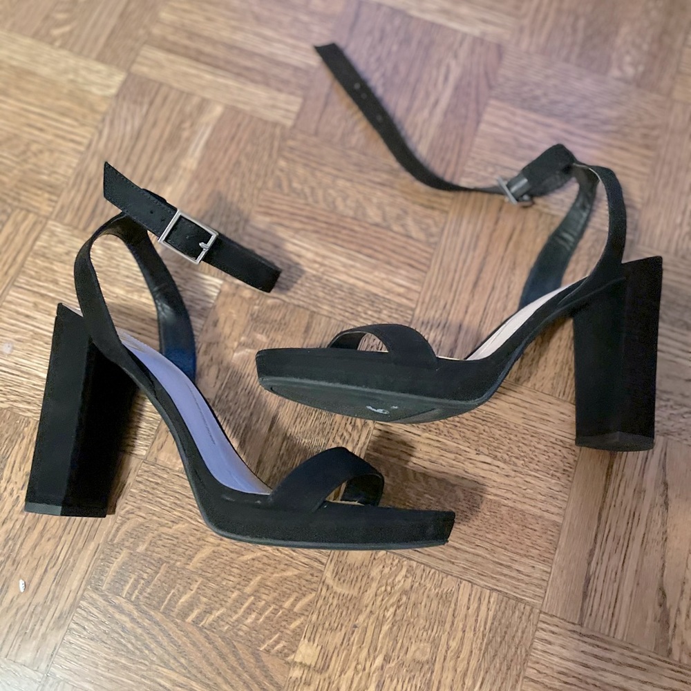 Sam Edelman black suede pumps
